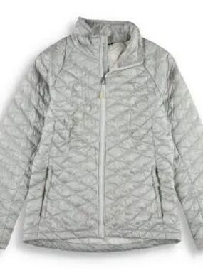 The North Face Women's Light Gray Quilted Puffer Jacket